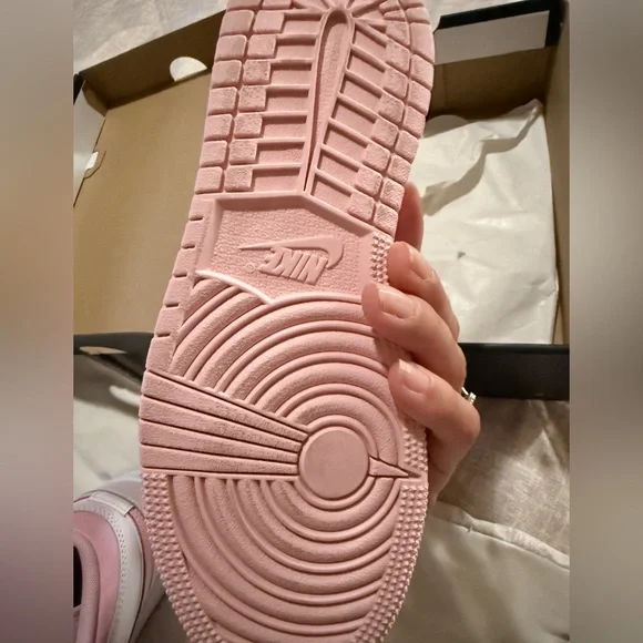 Jordan Kids Sneakers - Pink and White - Picture 4 of 11